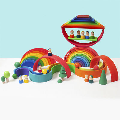 De onderwijs 35cm 7cm Houten Regenboog die van het Blokkenspeelgoed Blokken stapelen