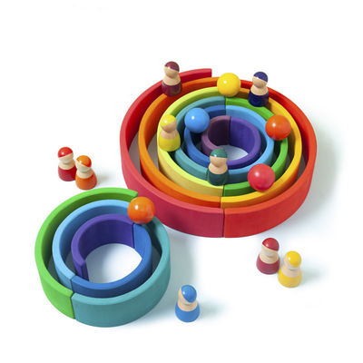 De onderwijs 35cm 7cm Houten Regenboog die van het Blokkenspeelgoed Blokken stapelen