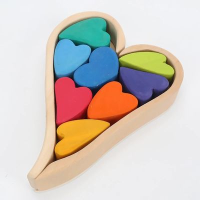 De noordse Houten Regenboog die van Jenga Natuurlijke Houten Bouwstenen stapelen