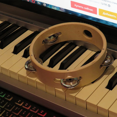 BeBe 15cm Houten Muzikale Houten de Tamboerijnbaby van Speelgoedhandbell