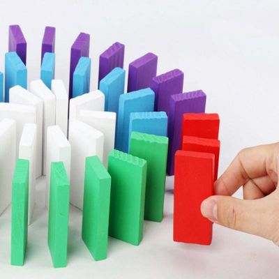 2cm Automatische Dominobaksteen die Toy Train Puzzle Natural Colored leggen