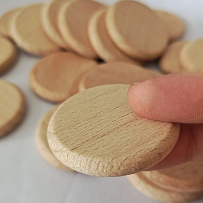 Boomschors 5cm de Natuurlijke Houten Ornamenten van de Plakkenknipsels van de Schijvencirkel Houten