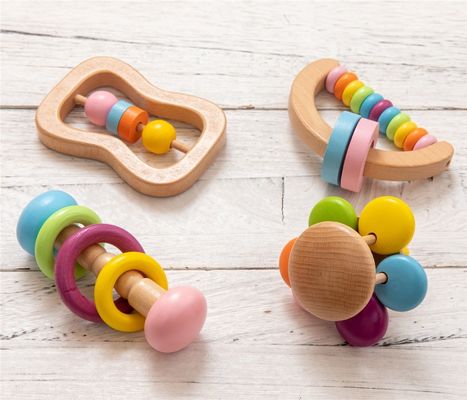 Rammelaar Soother 11.6cm Houten Rang van Tandjes krijgentoy wooden rattle teether food