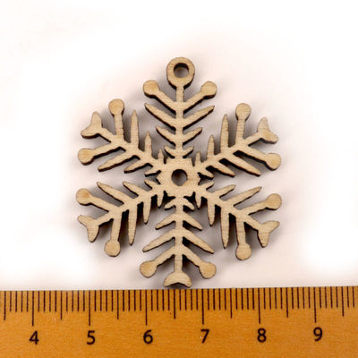 Plakboeken die de Met de hand gemaakte Houten Ambachten van het Sneeuwvlokpatroon schilderen