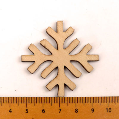 Plakboeken die de Met de hand gemaakte Houten Ambachten van het Sneeuwvlokpatroon schilderen