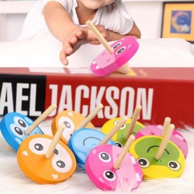 De Houten Gyroscoop Toy Wheel For Stress Relieving van de jonge geitjesregenboog