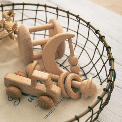 4 PCs/de Vastgestelde van de Rammelaarteether van het Babyspeelgoed Natuurlijke Houten Muzikale Pasgeboren Gift