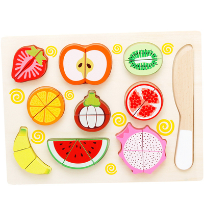 Knipsel van het de Groenten het Houten die Fruit van het keukenspeelgoed voor Kinderen wordt geplaatst