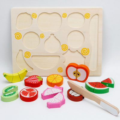 Knipsel van het de Groenten het Houten die Fruit van het keukenspeelgoed voor Kinderen wordt geplaatst