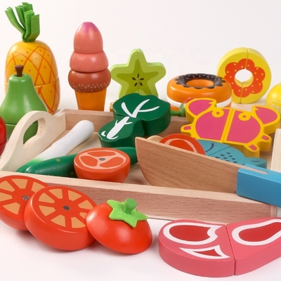 Groente van het simulatie de Houten Scherpe die Fruit voor Keuken wordt geplaatst