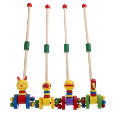 De Dierentram Houten Duwend Toy Random Color van het jonge geitjes Houten Beeldverhaal